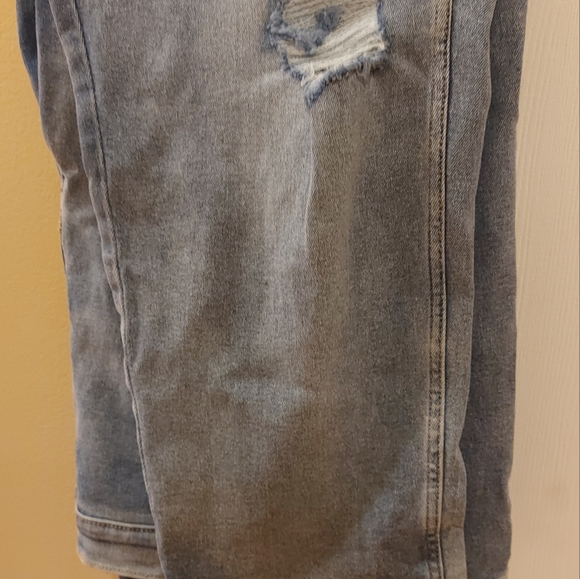Ladies' Arizona Jean Co Mildly Distressed Denim - Picture 4 of 16